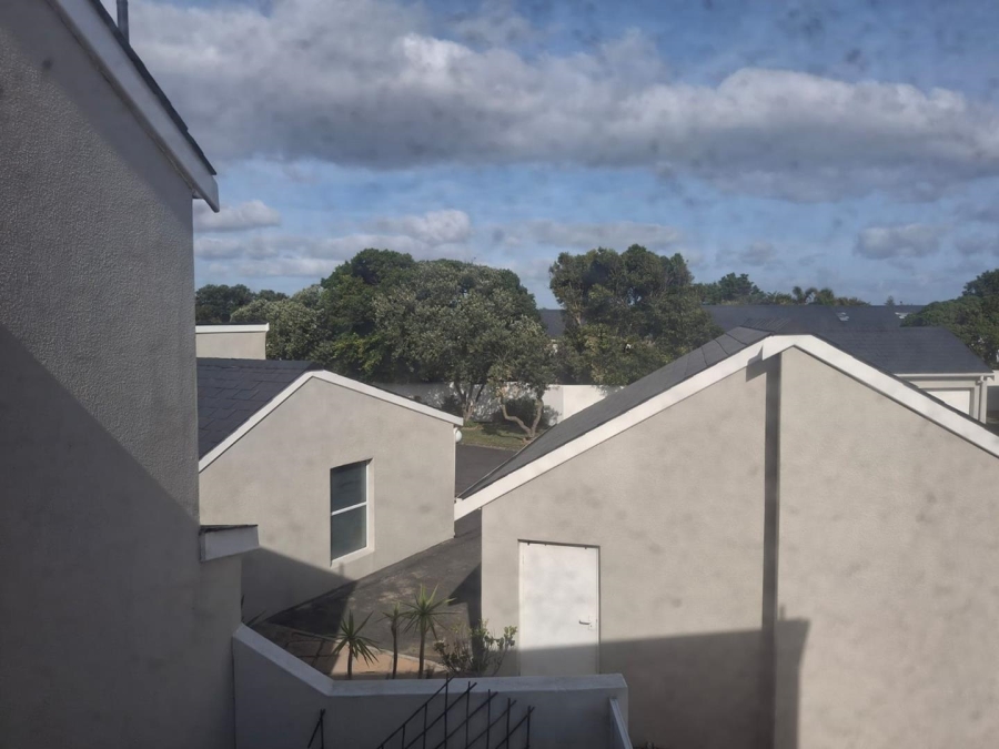 2 Bedroom Property for Sale in Woodbridge Island Western Cape